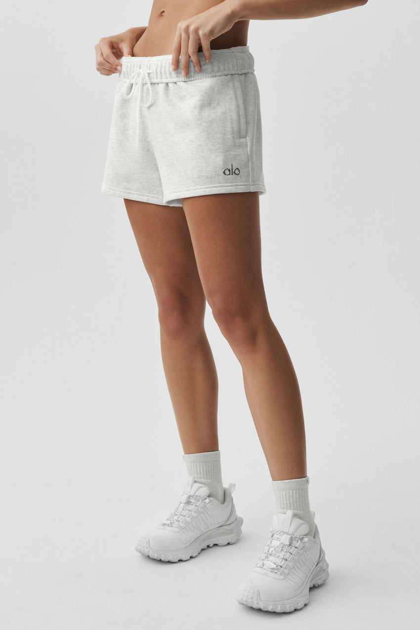 Accolade Short - White Heather